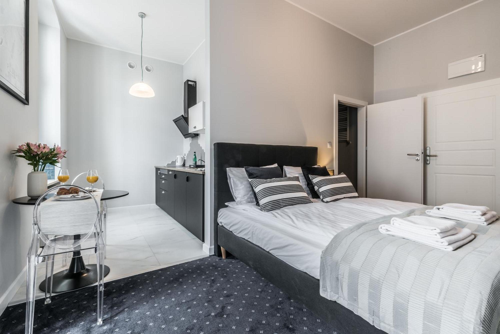 Serenity Aparthotels - Old Town Poznan By Friendly Apartments Buitenkant foto